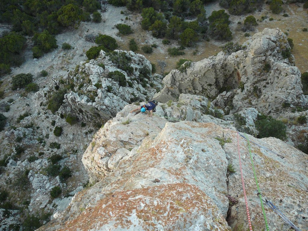 Array
(
    [id] => 355
    [id_producto] => 29
    [imagen] => 29-355-compraractividades-guiadasascension-al-espolon-de-las-chovas-alcandoras-jaen-ascension-guiada.jpeg
    [orden] => 0
)
