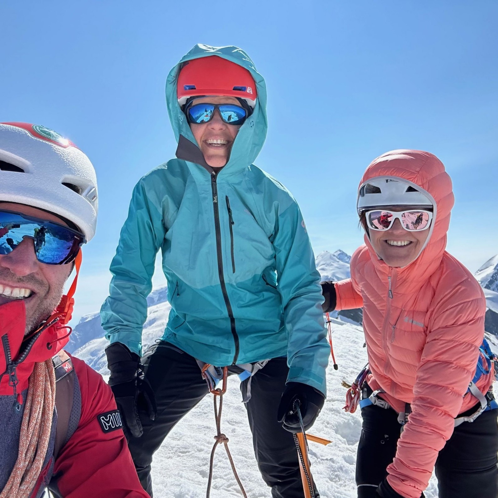 Array
(
    [id] => 36
    [id_producto] => 4
    [imagen] => 4-36-compraralpesalta-ruta-chamonix-zermatt-breithorn-4-164m.jpeg
    [orden] => 0
)
