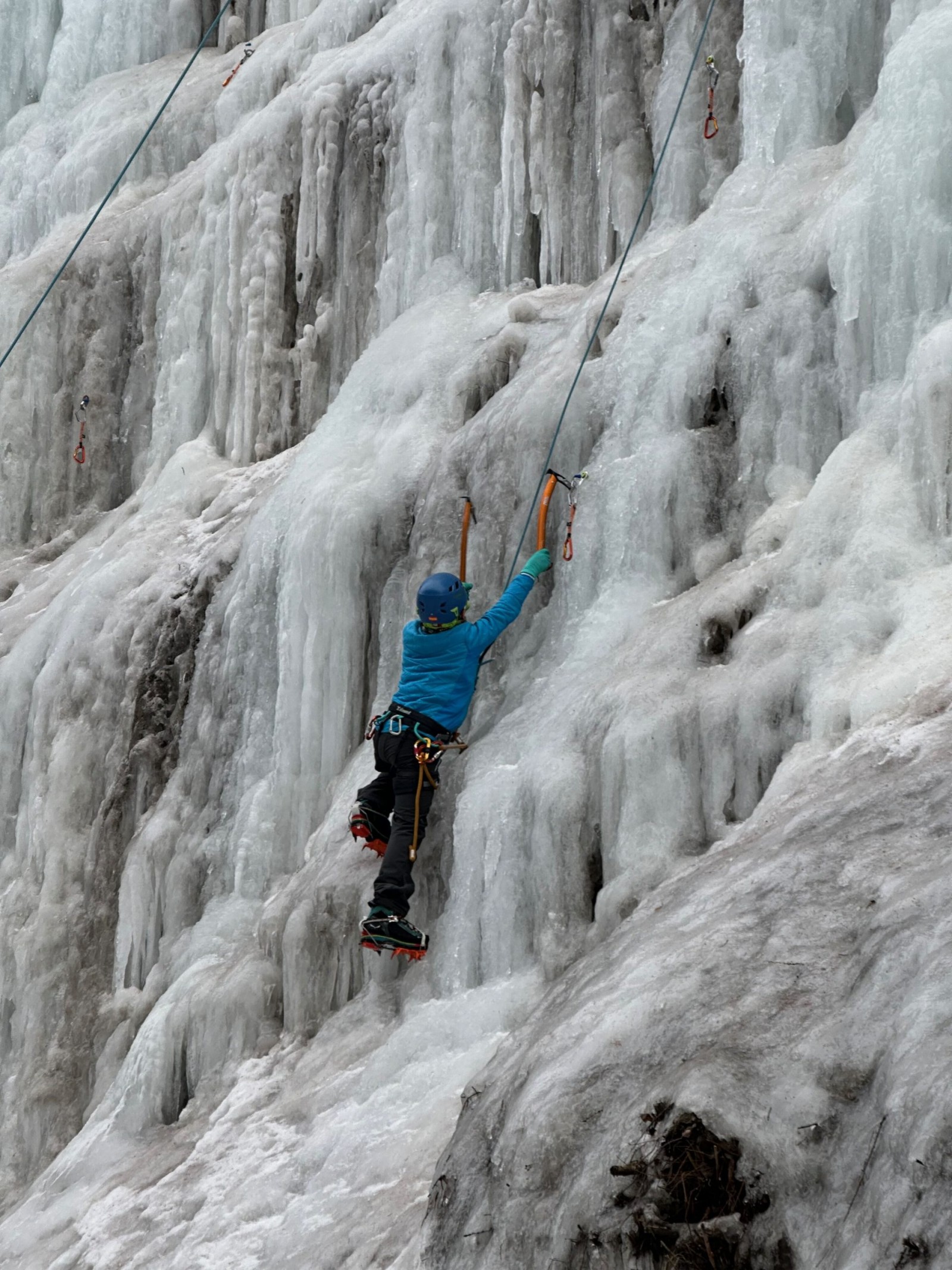 Imagen de Bautismo de Escalada en Hielo Sierra Nevada - Gredos - Pirineos
